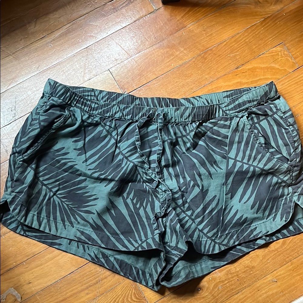 Aerie Green Athletic Shorts with Elastic Waistband